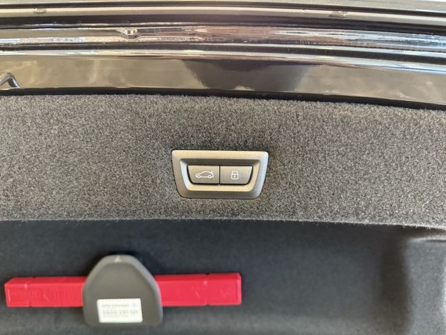 2022年 BMW G70 735i Luxury  第48張相片