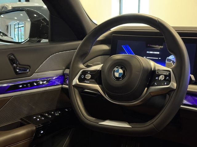 2022年 BMW G70 735i Luxury  第53張相片