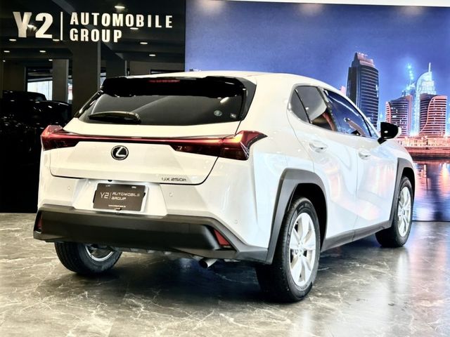 Lexus UX  第5張相片