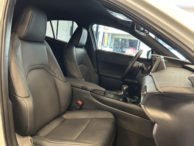 Lexus UX  第17張相片