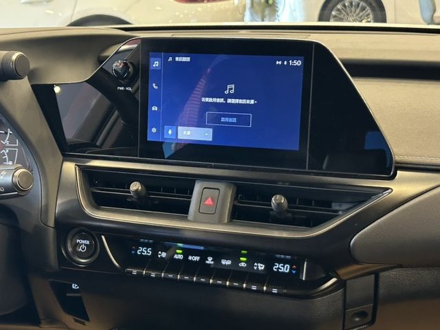 Lexus UX  第28張相片