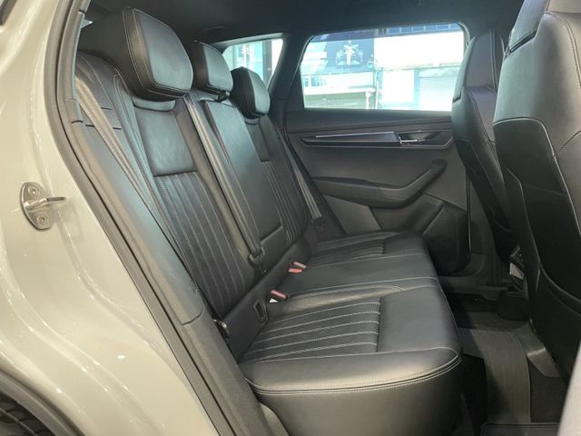 2023年SKODA KAROQ 新玉山版 TSI 1.5 白  第21張相片