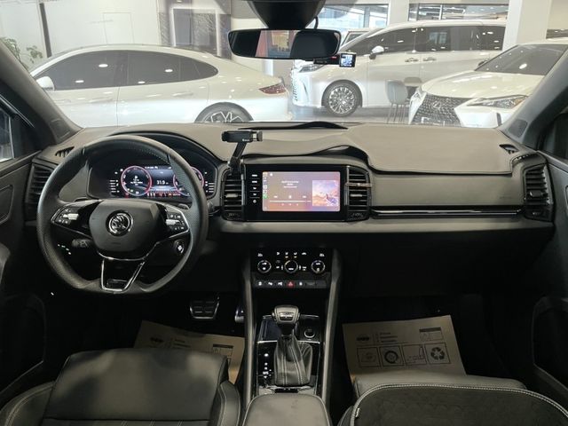 2023年SKODA KAROQ 新玉山版 TSI 1.5 白  第24張相片