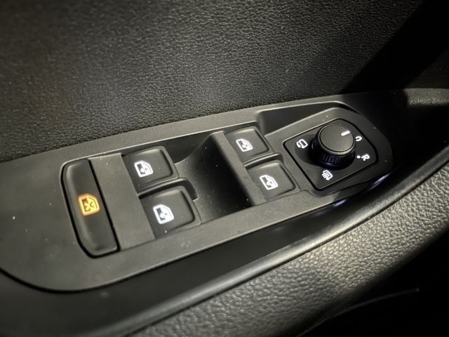 2023年SKODA KAROQ 新玉山版 TSI 1.5 白  第29張相片