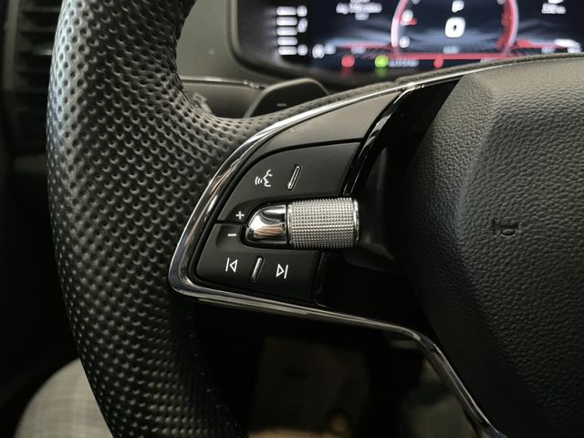 2023年SKODA KAROQ 新玉山版 TSI 1.5 白  第30張相片