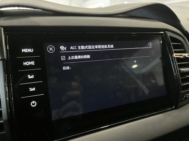 2023年SKODA KAROQ 新玉山版 TSI 1.5 白  第47張相片