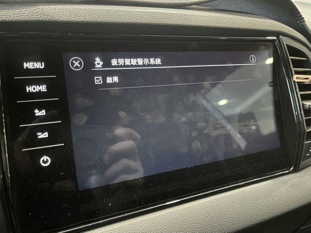 2023年SKODA KAROQ 新玉山版 TSI 1.5 白  第48張相片