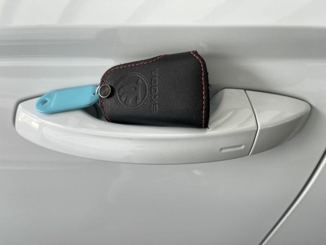 2023年SKODA KAROQ 新玉山版 TSI 1.5 白  第61張相片