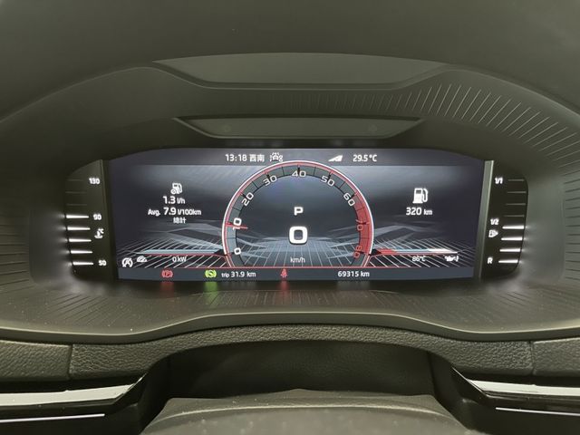 2023年SKODA KAROQ 新玉山版 TSI 1.5 白  第63張相片