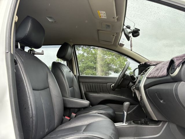 2016 Nissan Livina 豪華版  第12張相片