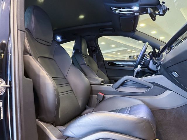 Porsche保時捷 Cayenne   第7張相片
