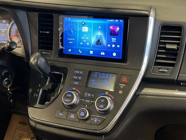 Toyota Sienna  第30張相片