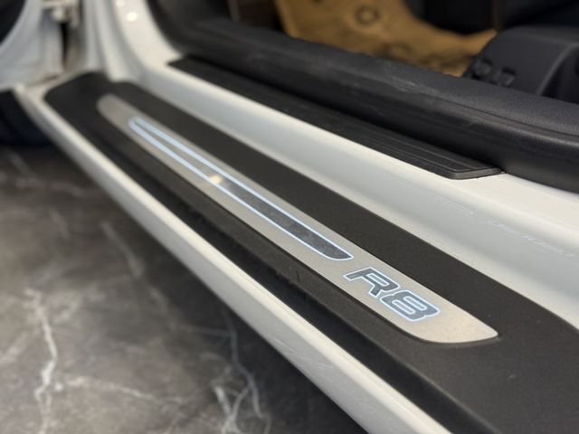 Audi R8  第32張相片