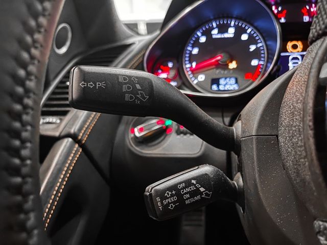 Audi R8  第33張相片