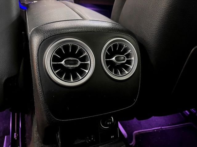 Mercedes-Benz/賓士 E-CLASS  第21張相片