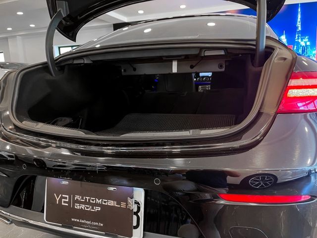 Mercedes-Benz/賓士 E-CLASS  第41張相片