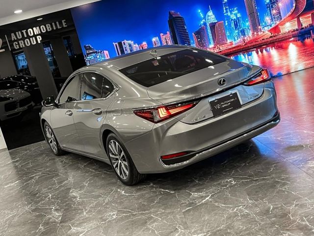 Lexus ES  第10張相片