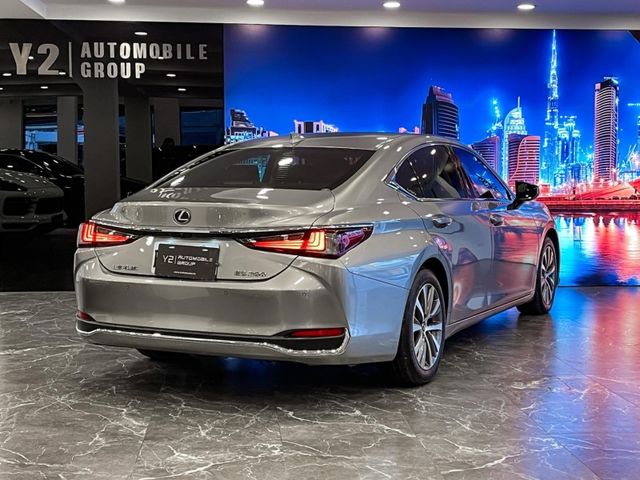 Lexus ES  第11張相片