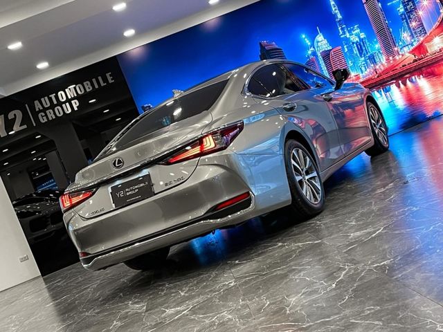 Lexus ES  第12張相片