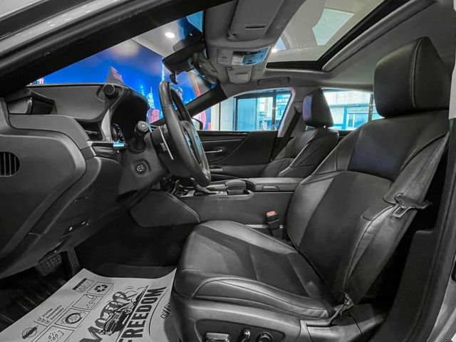 Lexus ES  第16張相片