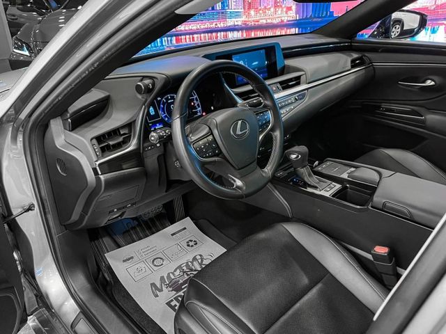 Lexus ES  第17張相片