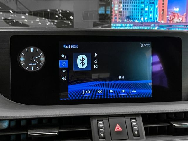 Lexus ES  第22張相片