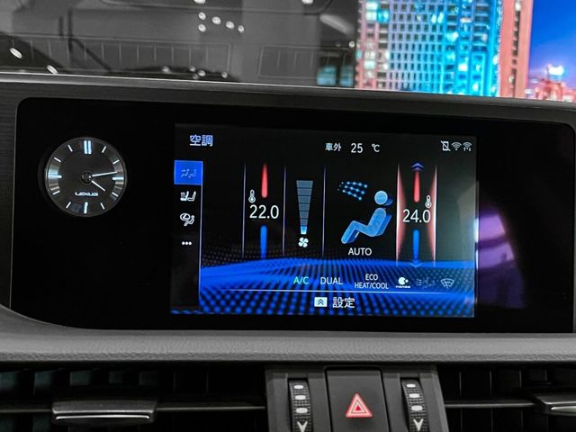 Lexus ES  第24張相片