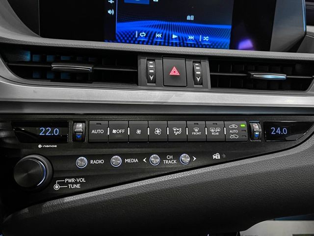 Lexus ES  第25張相片