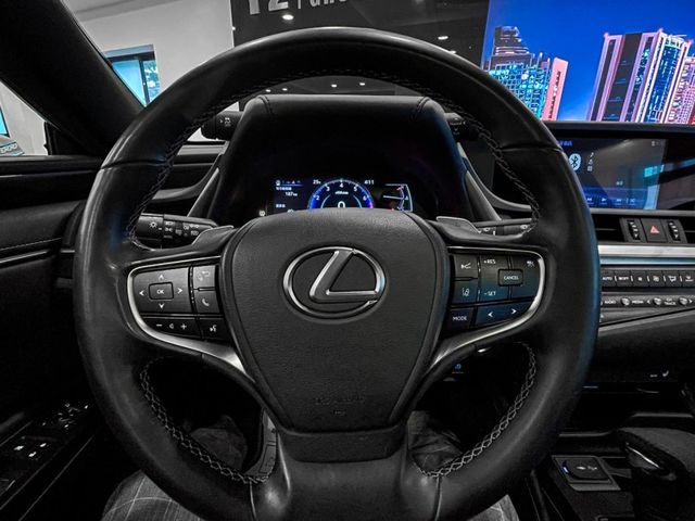Lexus ES  第34張相片