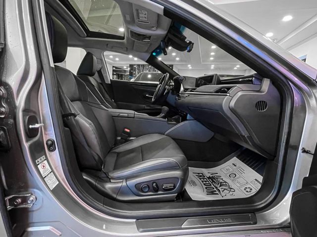 Lexus ES  第41張相片