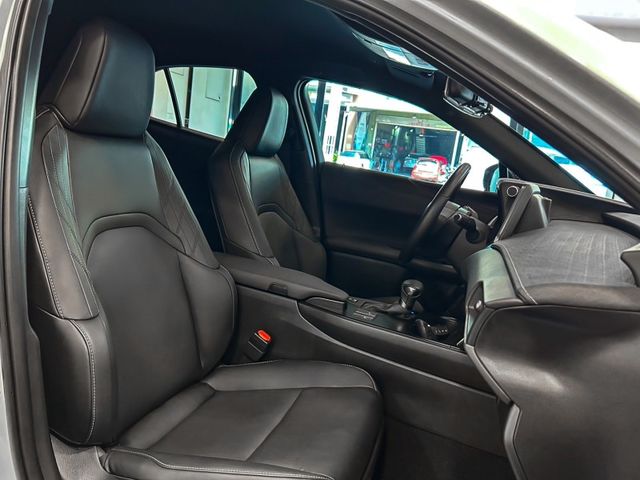 Lexus UX  第16張相片