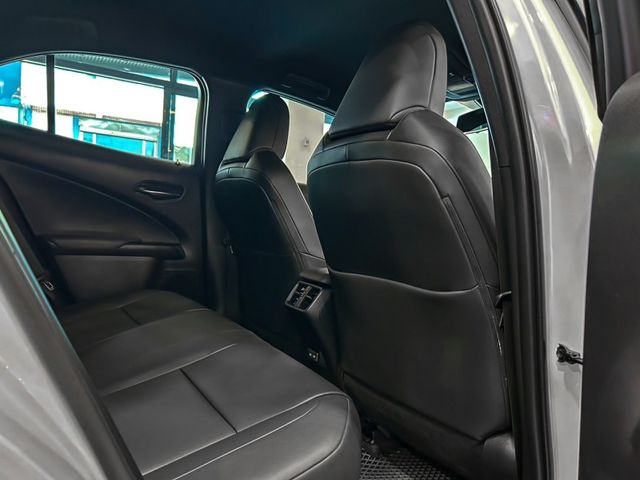 Lexus UX  第17張相片