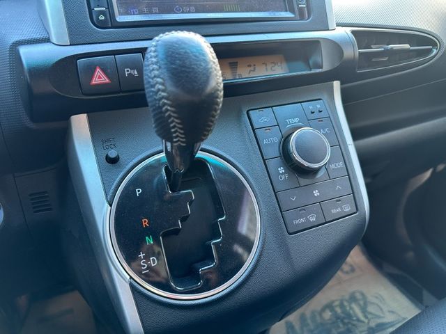 Toyota Wish  第21張相片