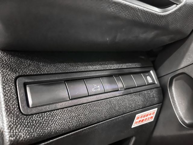 Peugeot 寶獅 5008  第21張相片