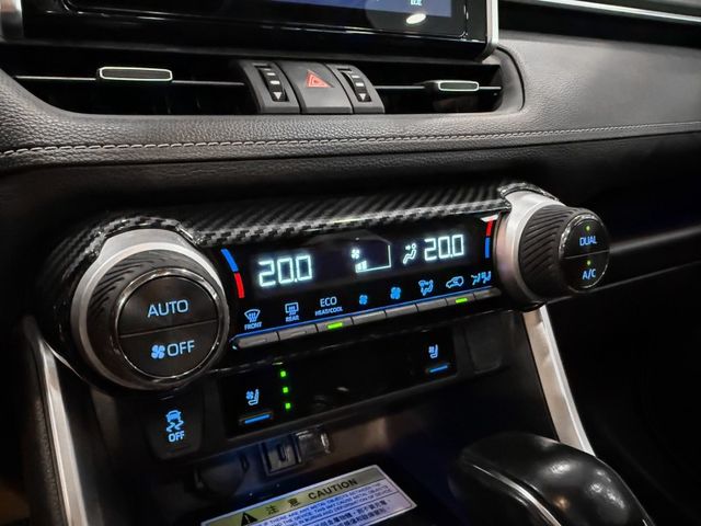 Toyota RAV4  第32張相片