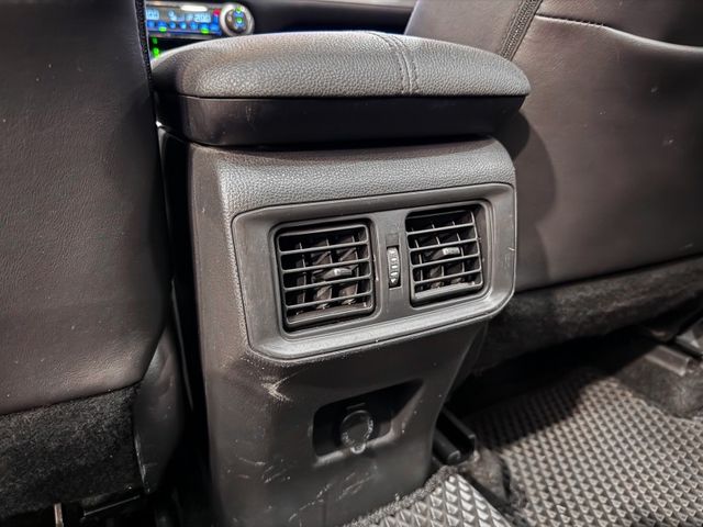 Toyota RAV4  第36張相片