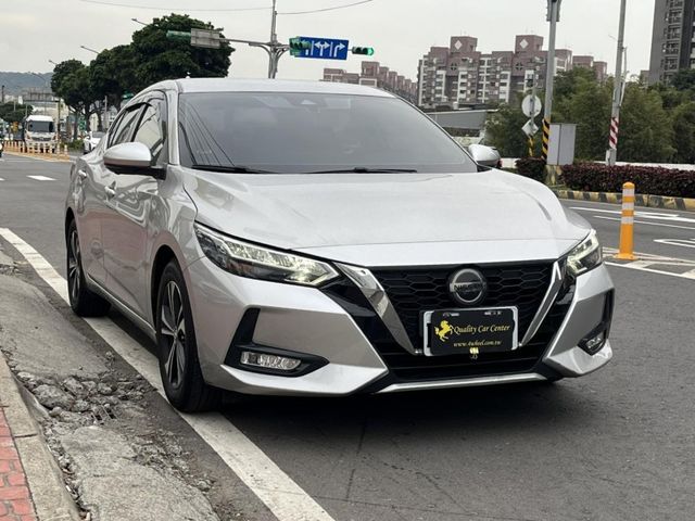 Nissan Sentra  第7張相片