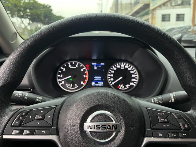 Nissan Sentra  第14張相片