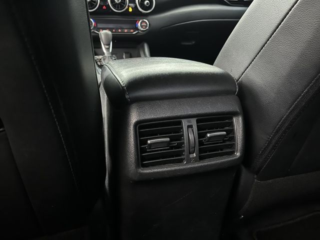 Nissan Sentra  第21張相片