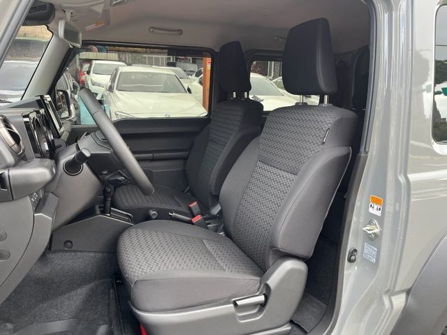 Suzuki Jimny  第9張相片