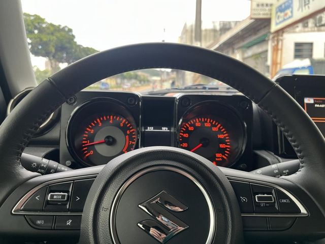 Suzuki Jimny  第13張相片