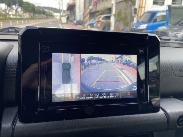 Suzuki Jimny  第18張相片