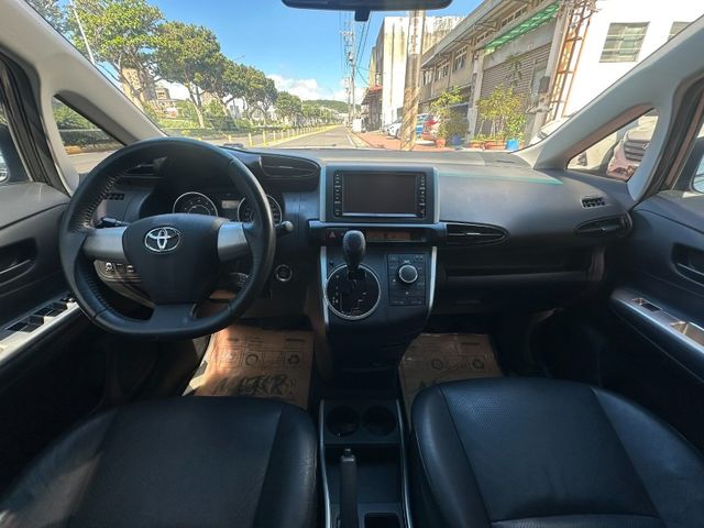 Toyota Wish  第15張相片