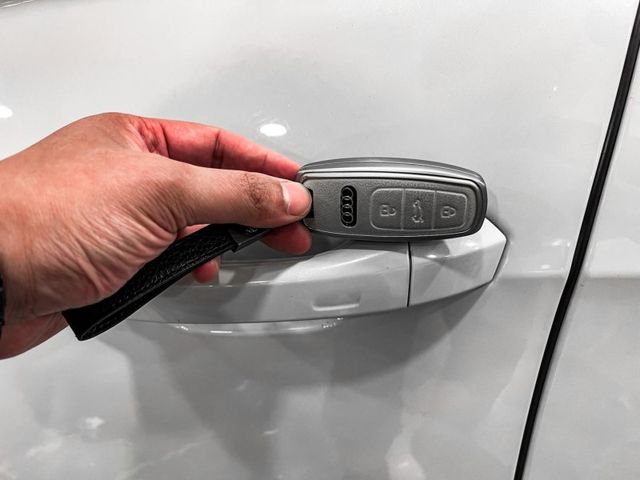 Audi A6  第45張相片