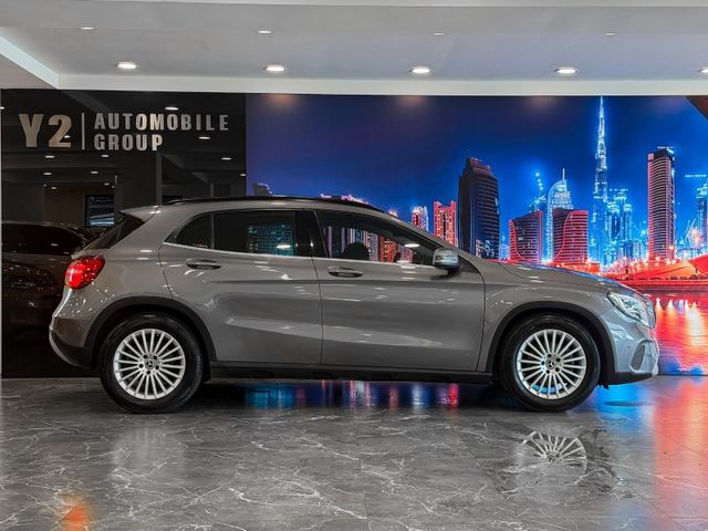 Mercedes-Benz/賓士 GLA180  第3張相片