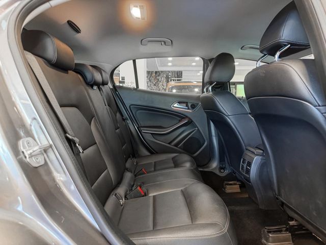 Mercedes-Benz/賓士 GLA180  第23張相片