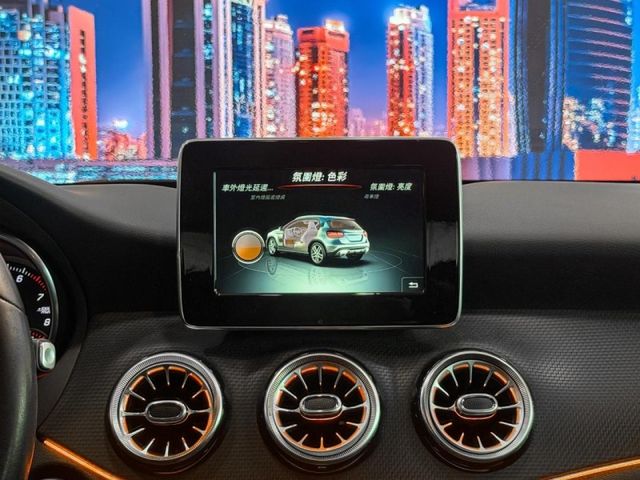 Mercedes-Benz/賓士 GLA180  第35張相片