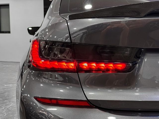 BMW/ 寶馬 330i  第2張相片