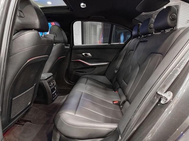 BMW/ 寶馬 330i  第21張相片