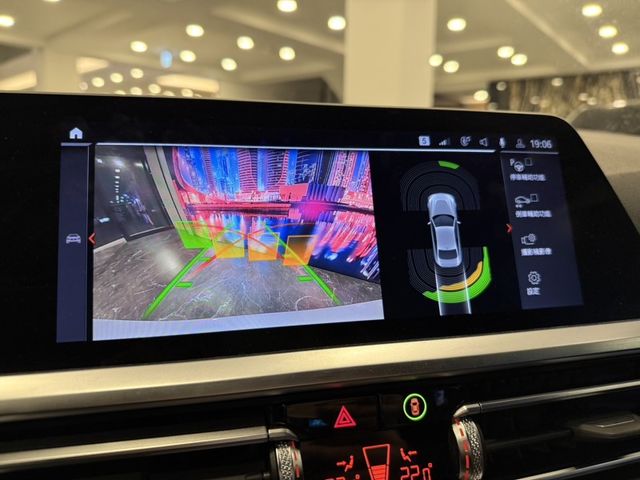 BMW/ 寶馬 330i  第29張相片